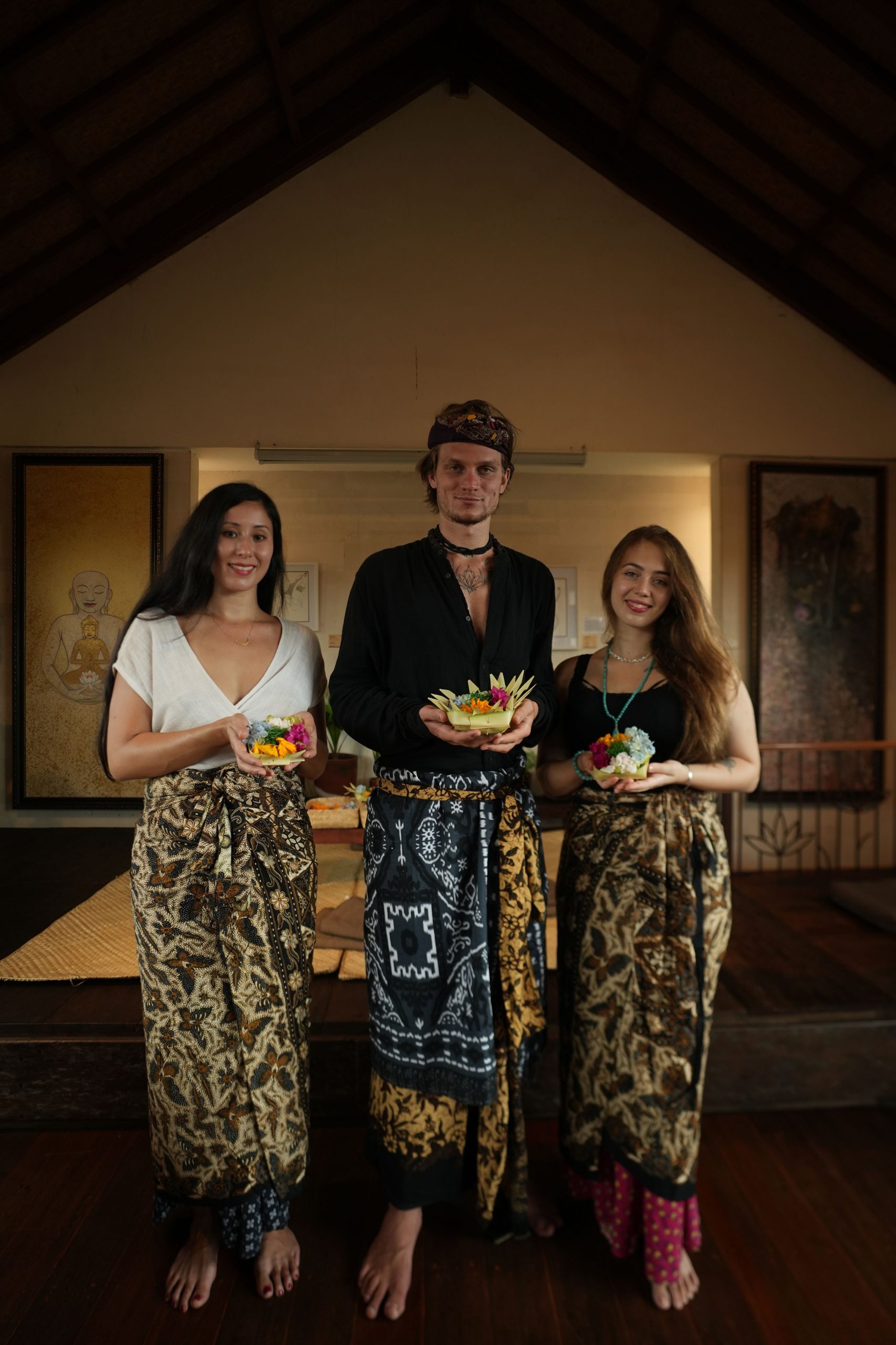 Temple
Etiquette
and
Canang
Sari
Making - Image 2